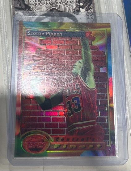 1993-94 Topps Finest #105 Scottie Pippen — front