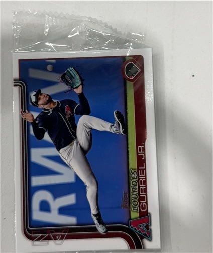 2025 Topps Series 1 #136 Lourdes Gurriel Jr. — front