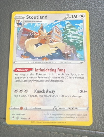 2021 Pokemon Evolving Skies #135 Stoutland — front