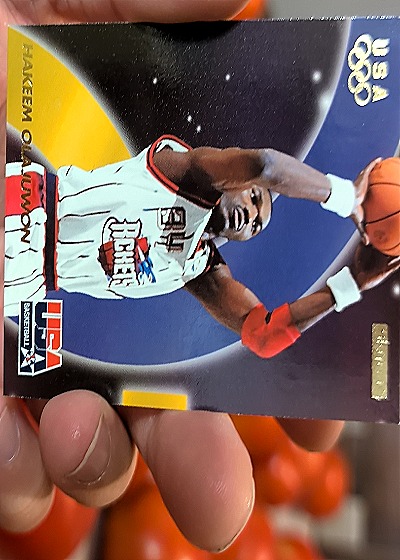 1992 Upper Deck USA Basketball #4 Hakeem Olajuwon — front