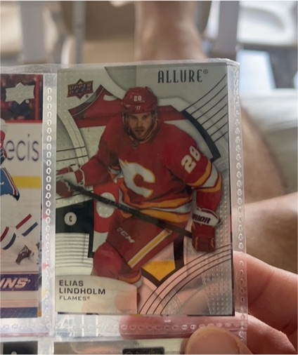 2021-22 Upper Deck Allure #28 Elias Lindholm — front
