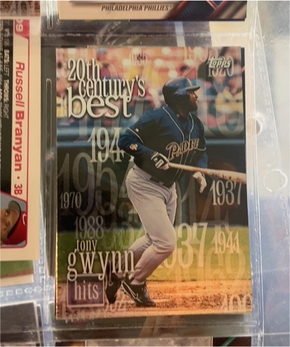 2000 Topps #468 Tony Gwynn — front