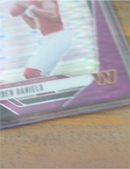 2024 Panini Prizm Football Jayden Daniels Green Cracked Ice Rookie Card SP #347 — front