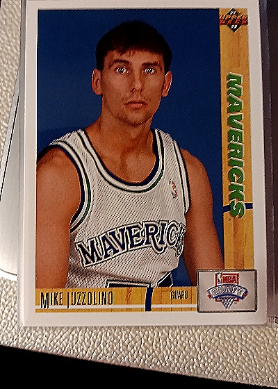 1991-92 Upper Deck #16 Mike Iuzzolino — front