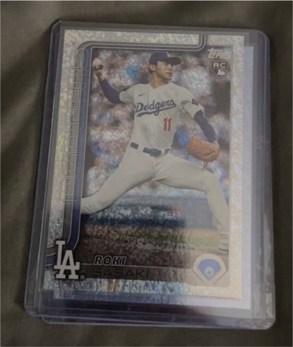 2025 Topps Series 2 #558 Roki Sasaki — front