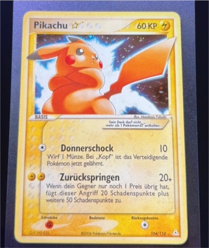 2006 Pokémon EX Holon Phantoms #104 Pikachu Gold Star — front