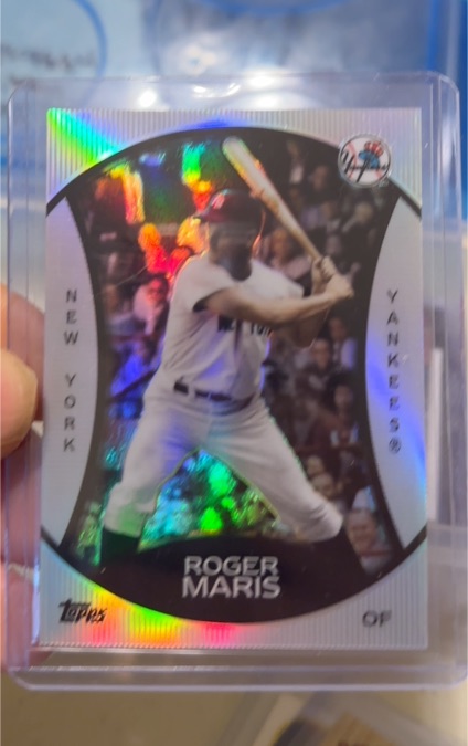 2010 Topps Legends Chrome Cereal Wal-Mart Platinum Roger Maris #PC19 — front