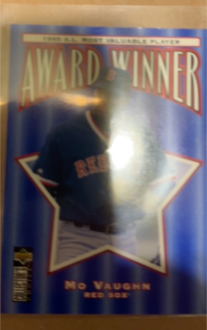 1996 Collector's Choice Award Winner Mo Vaughn — front