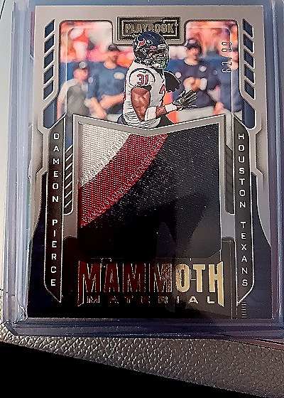 2022 Panini Playbook Mammoth Materials #40 Dameon Pierce — front