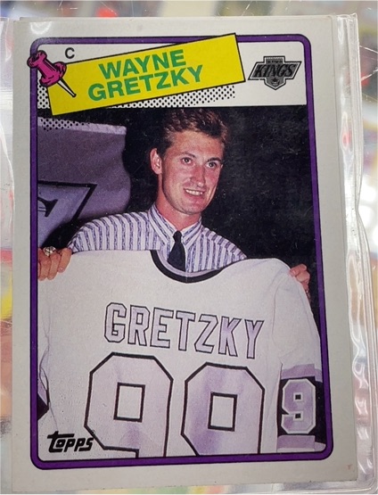 1988-89 Topps #120 Wayne Gretzky Sweater — front
