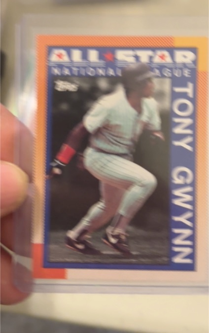 1990 Topps #403 Tony Gwynn — front