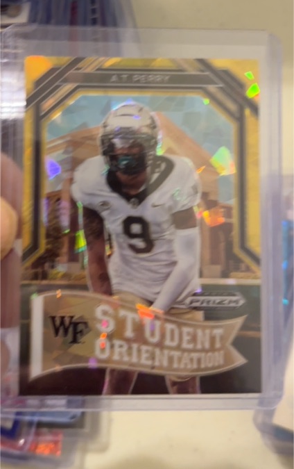 2023 Panini Prizm Draft Picks #SO-12 A.T. Perry Student Orientation Gold Cracked Ice — front