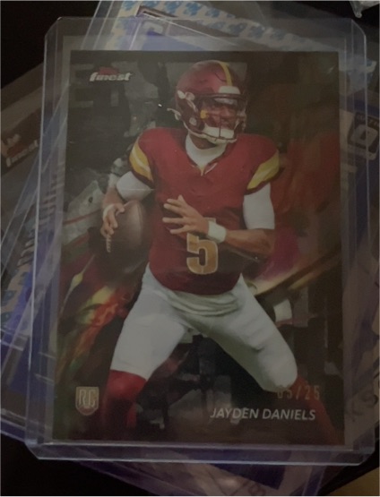2024 Topps Finest #67 Jayden Daniels — front