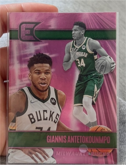 2021-22 Panini Chronicles Essentials #303 Giannis Antetokounmpo — front