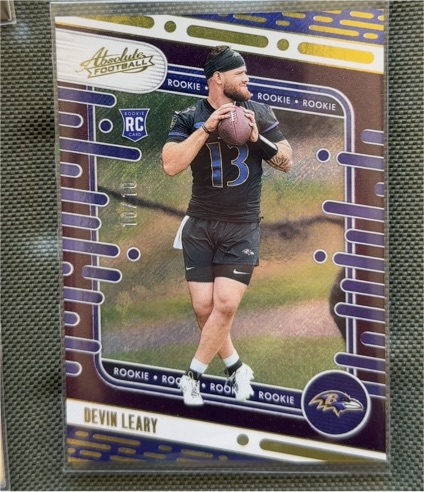 2024 Panini Absolute #198 Devin Leary — front