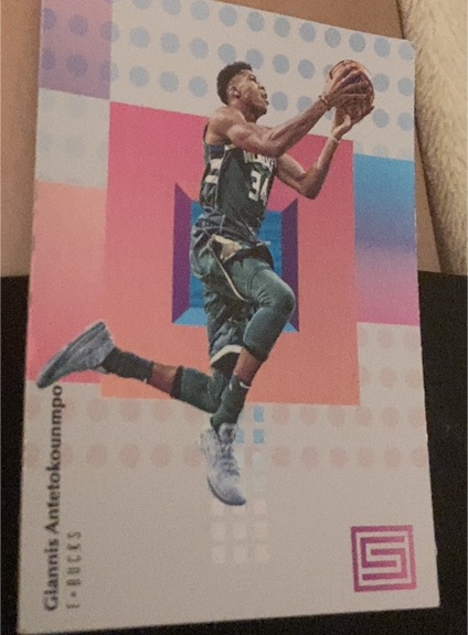 2017-18 Panini Status #50 Giannis Antetokounmpo — front