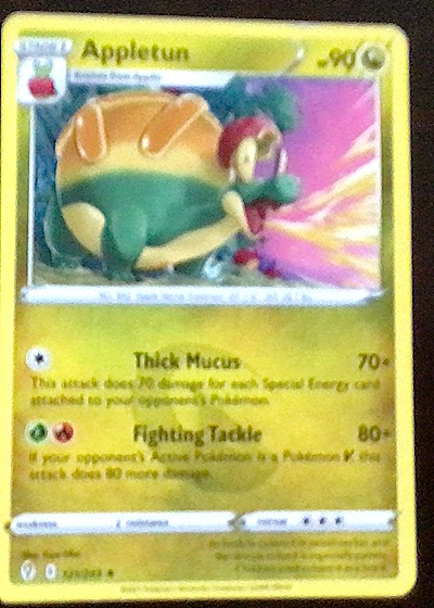 2021 Pokémon SWSH07: Evolving Skies #121 Appletun — front