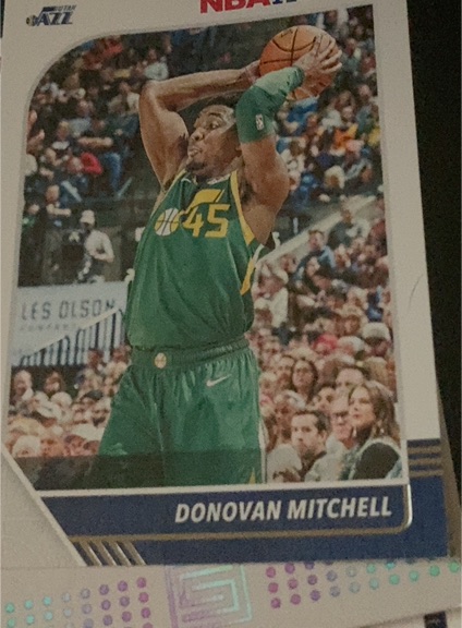 2019 Panini Hoops #185 Donovan Mitchell — front