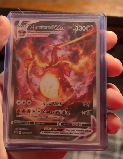 Pokémon TCG Charizard VMAX SWSH261 — front
