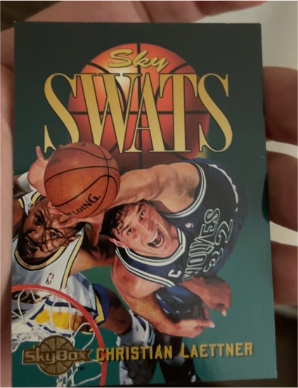 1994-95 SkyBox Sky Swats #329 Christian Laettner — front