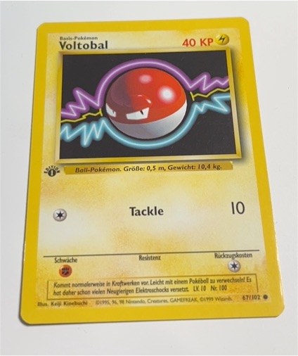 1999 Pokémon #67 Voltorb — front