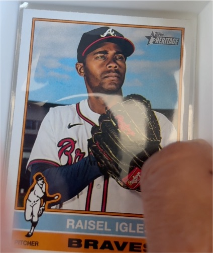 2023 Topps Heritage #284 Raisel Iglesias — front