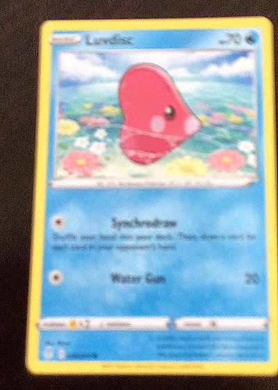 2021 Pokémon SWSH07: Evolving Skies #039 Luvdisc — front