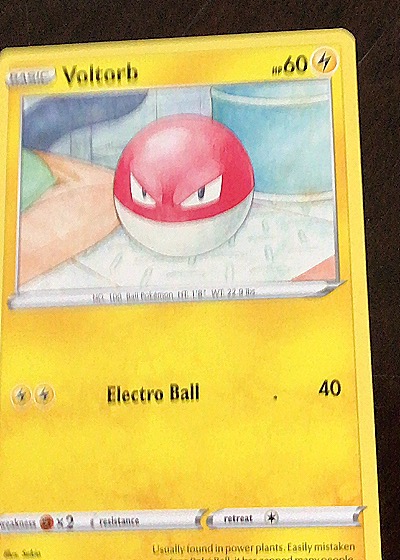 2020 Pokémon Sword & Shield Vivid Voltage #45 Voltorb — front