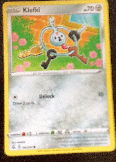 2021 Pokémon Fusion Strike #186 Klefki — front