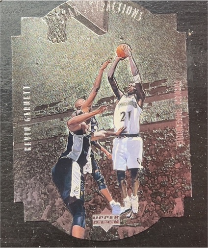 1997-98 Upper Deck #SA12 Kevin Garnett Star Attractions Die Cut — front