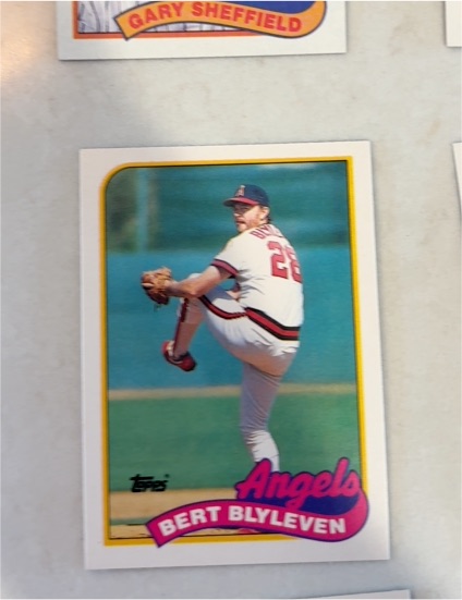 1989 Topps Traded #11T Bert Blyleven — front