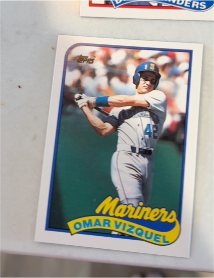 1989 Topps Traded #122T Omar Vizquel — front