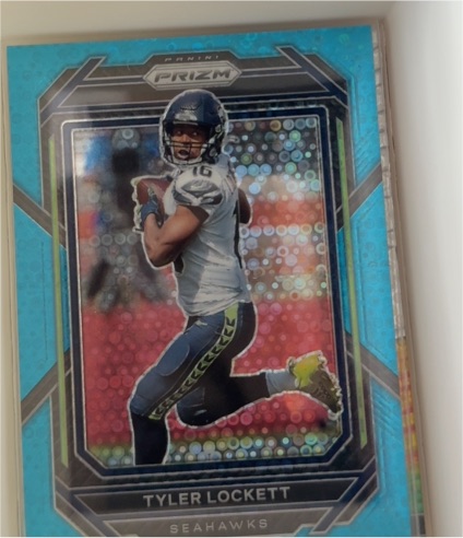 2022 Panini Prizm #257 Tyler Lockett — front