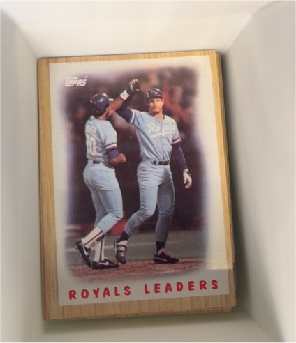 1987 Topps #256 Royals Leaders Kansas City Royals George Brett & Frank White — front