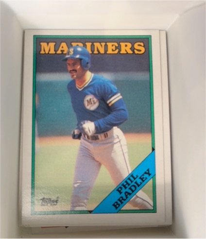 1988 Topps #55 Phil Bradley — front