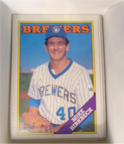 1988 Topps #692 Mike Birkbeck — front