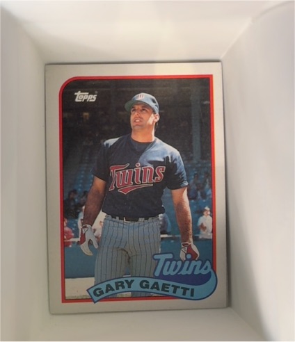 1989 Topps #220 Gary Gaetti — front