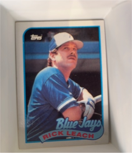 1989 Topps #682 Rick Leach — front