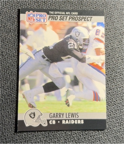 1990 Pro Set #752 Garry Lewis — front