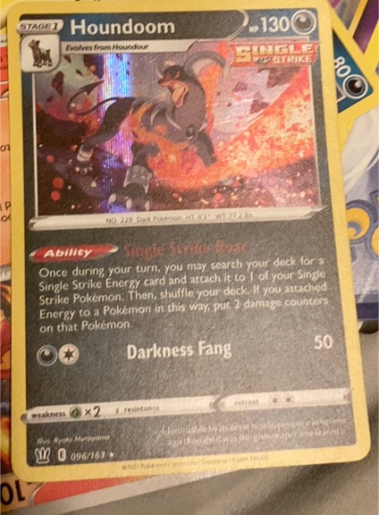 2021 Pokémon TCG Battle Styles #096 Houndoom — front