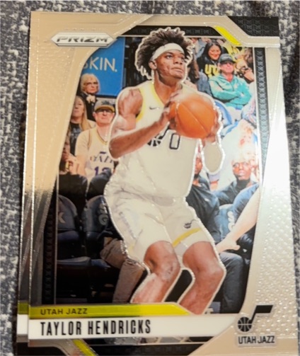 2024-25 Panini Prizm #32 Taylor Hendricks — front