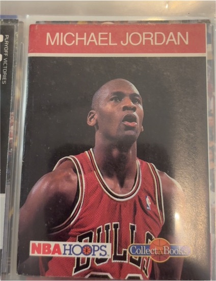 1990 NBA Hoops Collect-A-Books #4 Michael Jordan — front