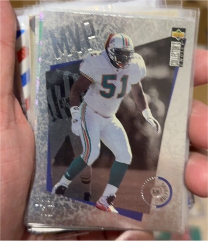 1996 Upper Deck Collector's Choice MVP #M40 Junior Seau — front