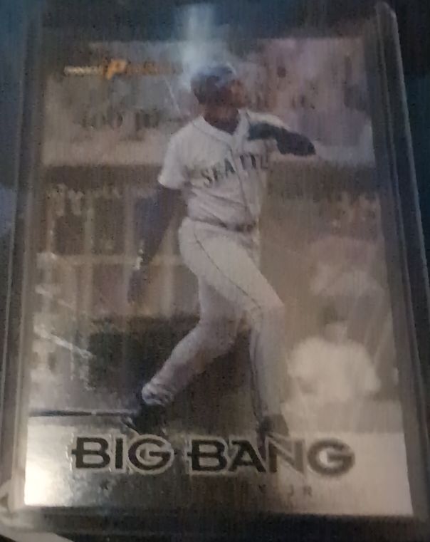 1995 Topps Big Bang #TB-1 Ken Griffey Jr. — front