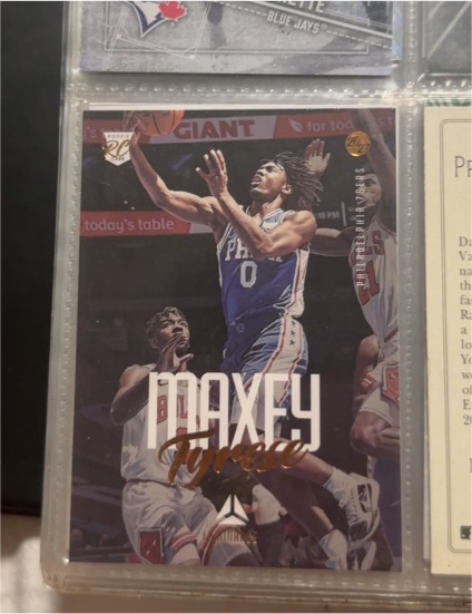 2020-21 Panini Chronicles Luminance #165 Tyrese Maxey — front
