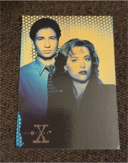 1995 Topps The X-Files Season 1 #01 Title Fox Mulder Dana Scully — front
