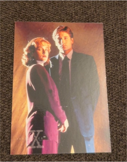 1995 Topps The X-Files Season One #03 Fox Mulder Dana Scully Introduction — front