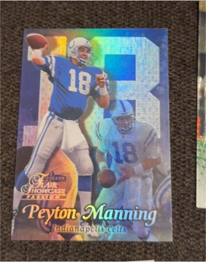 1999 Fleer Flair Showcase Passion #70 Peyton Manning — front