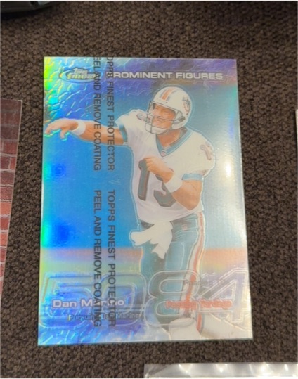 1999 Topps Finest Prominent Figures #PF2 Dan Marino — front