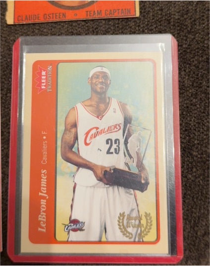 2004-05 Fleer Tradition #210 LeBron James Award Winner Red — front
